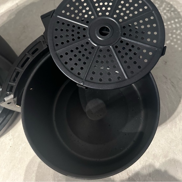 Bella Pro Series 4.2 qt Analog Air Fryer Matte Black Finish - Picture 5 of 5